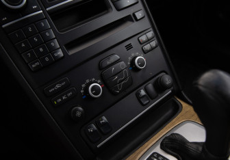 Подержанный автомобиль Volvo XC90 2008 года (15 фото)