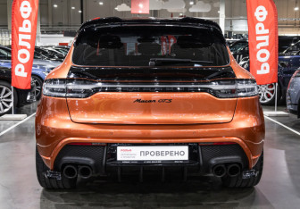 Подержанный автомобиль Porsche Macan 2016 года (13 фото)