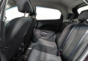 Подержанный автомобиль Mazda 2 Hatchback 2012 года (12 фото)