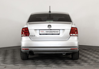 Подержанный автомобиль Volkswagen Polo Sedan 2018 года (6 фото)