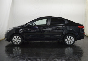 Подержанный автомобиль Kia Rio Sedan 2017 года (8 фото)