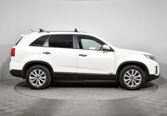 Подержанный автомобиль Kia Sorento 2017 года (4 фото)