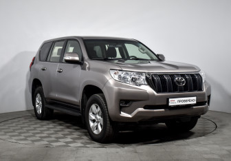 Подержанный автомобиль Toyota Land Cruiser Prado 2019 года (3 фото)