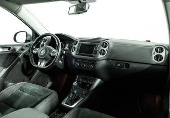 Подержанный автомобиль Volkswagen Tiguan 2015 года (9 фото)