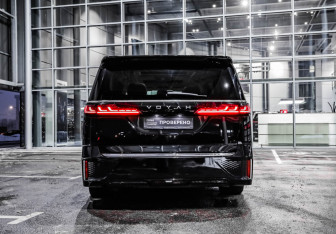 Подержанный автомобиль Voyah Dream 2023 года (7 фото)