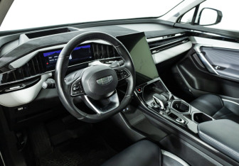 Подержанный автомобиль Geely Atlas 2023 года (11 фото)