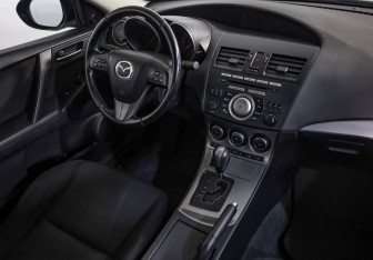 Подержанный автомобиль Mazda 3 Sedan 2011 года (8 фото)