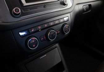 Подержанный автомобиль Volkswagen Tiguan 2015 года (17 фото)