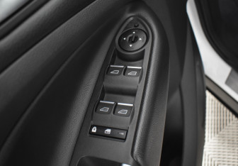 Подержанный автомобиль Ford Kuga 2018 года (19 фото)