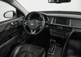 Подержанный автомобиль Kia Optima Sedan 2016 года (9 фото)