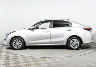 Подержанный автомобиль Kia Rio Sedan 2021 года (8 фото)
