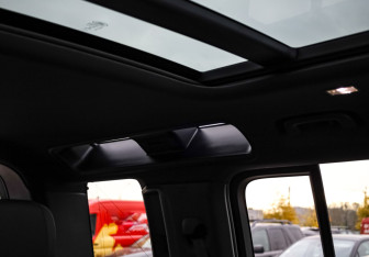 Подержанный автомобиль Land Rover Defender Suv 2021 года (34 фото)