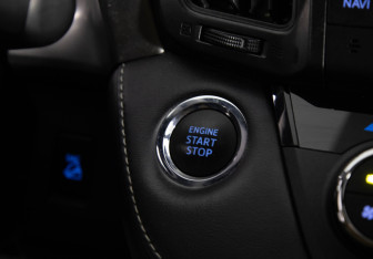 Подержанный автомобиль Toyota RAV4 2019 года (13 фото)