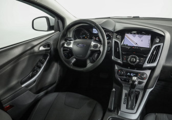 Подержанный автомобиль Ford Focus Hatchback 2013 года (9 фото)