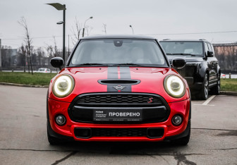 Подержанный автомобиль MINI Hatch 2019 года (4 фото)