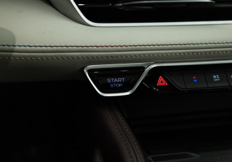 Подержанный автомобиль Geely Monjaro 2023 года (23 фото)