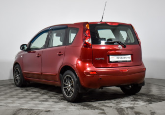 Подержанный автомобиль Nissan Note 2012 года (7 фото)