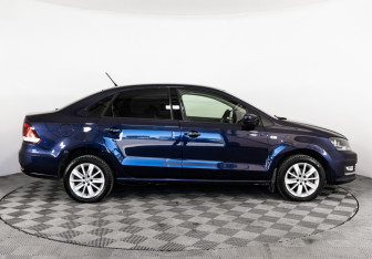 Подержанный автомобиль Volkswagen Polo Sedan 2015 года (4 фото)