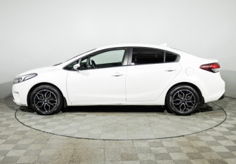 Подержанный автомобиль Kia Cerato Sedan 2018 года (8 фото)