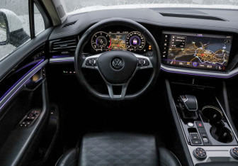 Подержанный автомобиль Volkswagen Touareg 2021 года (12 фото)