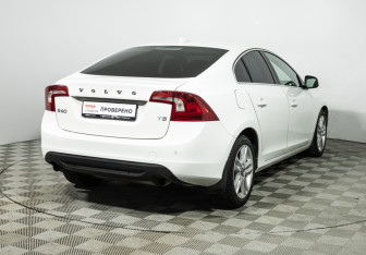 Подержанный автомобиль Volvo S60 2012 года (5 фото)