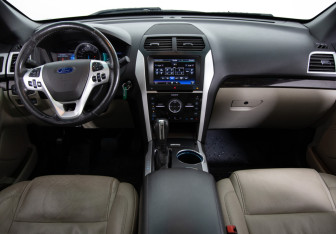 Подержанный автомобиль Ford Explorer 2014 года (9 фото)