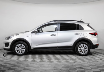 Подержанный автомобиль Kia Rio Hatchback 2019 года (8 фото)
