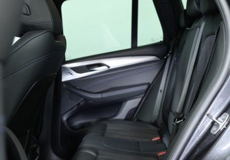 Подержанный автомобиль BMW X3 2018 года (23 фото)