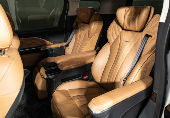 Подержанный автомобиль Hongqi HQ9 2022 года (10 фото)