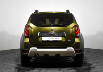 Подержанный автомобиль Renault Duster 2016 года (6 фото)