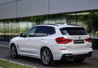 Подержанный автомобиль BMW X3 2019 года (7 фото)