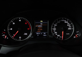 Подержанный автомобиль Audi Q5 2011 года (12 фото)