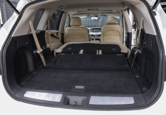Подержанный автомобиль Infiniti QX60 2017 года (36 фото)
