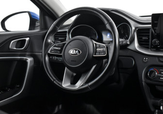 Подержанный автомобиль Kia Ceed Hatchback 2020 года (14 фото)