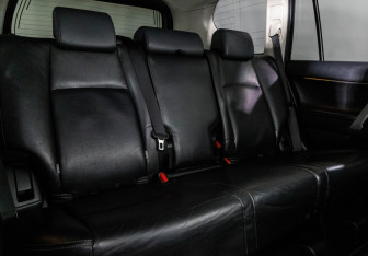 Подержанный автомобиль Toyota Land Cruiser Prado 2016 года (25 фото)