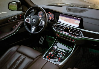 Подержанный автомобиль BMW X7 2019 года (10 фото)