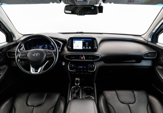 Подержанный автомобиль Hyundai Santa Fe 2019 года (10 фото)