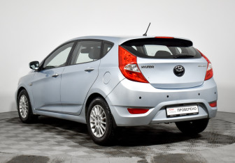 Подержанный автомобиль Hyundai Solaris Hatchback 2013 года (7 фото)