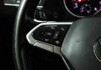 Подержанный автомобиль Volkswagen Tiguan 2021 года (18 фото)