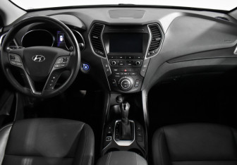 Подержанный автомобиль Hyundai Santa Fe 2017 года (16 фото)
