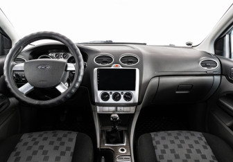Подержанный автомобиль Ford Focus Sedan 2008 года (10 фото)