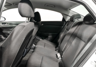 Подержанный автомобиль Hyundai Solaris Sedan 2017 года (12 фото)