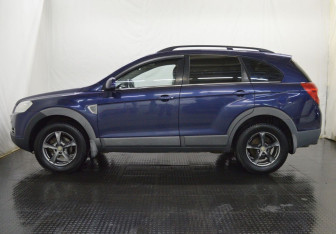 Подержанный автомобиль Chevrolet Captiva 2008 года (8 фото)