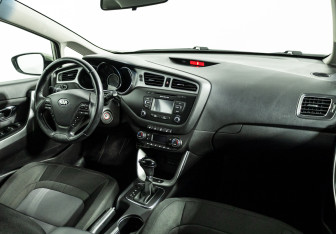 Подержанный автомобиль Kia Ceed Wagon 2014 года (9 фото)