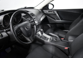 Подержанный автомобиль Mazda 3 Sedan 2011 года (9 фото)