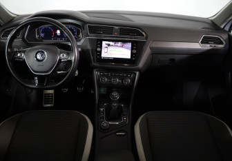 Подержанный автомобиль Volkswagen Tiguan 2019 года (10 фото)