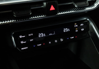 Подержанный автомобиль Kia K5 2022 года (19 фото)