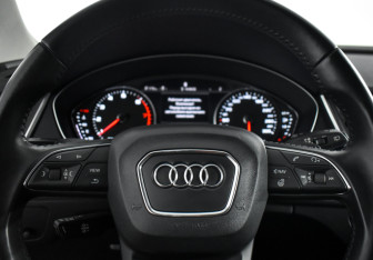 Подержанный автомобиль Audi Q5 2017 года (18 фото)