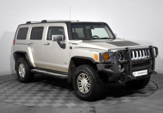 Подержанный автомобиль Hummer H3 Suv 2008 года (3 фото)