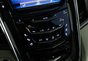 Подержанный автомобиль Cadillac Escalade Suv 2016 года (20 фото)